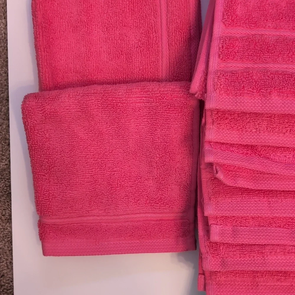 Set Of 17.Crown & Ivy Luxury Plush Hand towels & Wash Cloths.Coral Reef & Aqua.